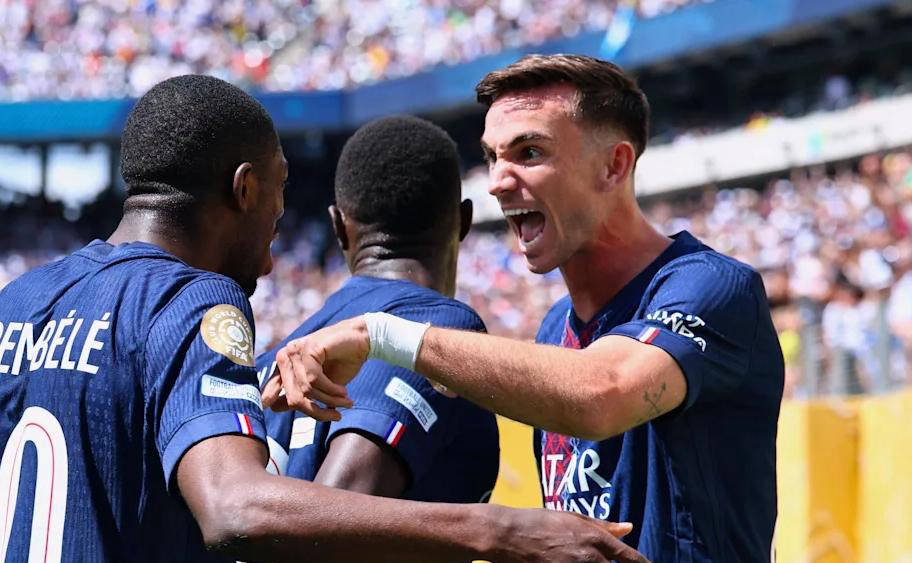 巴黎圣日耳曼冲击七冠伟业，巴萨与拜仁未能企及，切尔西成为最大对手